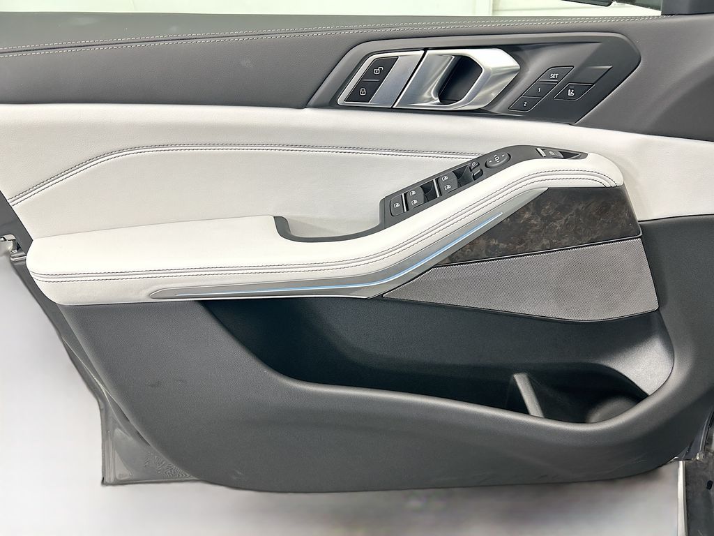 Thumbnail: 2026 BMW X5 - 23