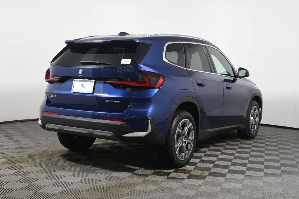 Thumbnail: 2023 BMW X1 - 7