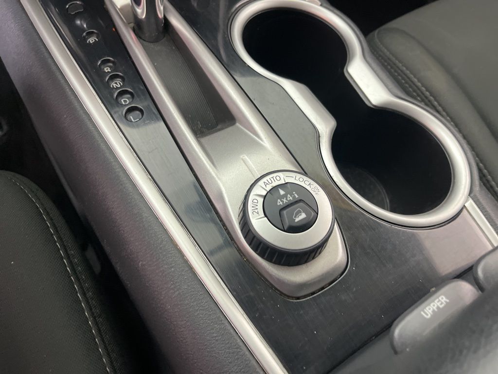 Thumbnail: 2020 Nissan Pathfinder - 32