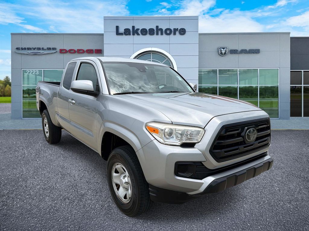Silver Sky Metallic 2018 Toyota Tacoma SR I4 Access Cab RWD Pickup Truck 4X2 6-Speed Automatic