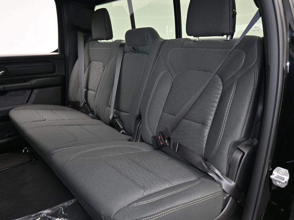 New 2026 Diamond Black Crystal Pearlcoat Ram Express image 28