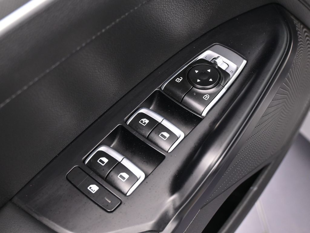 Used 2023 Wolf Gray Kia GT-Line image 15