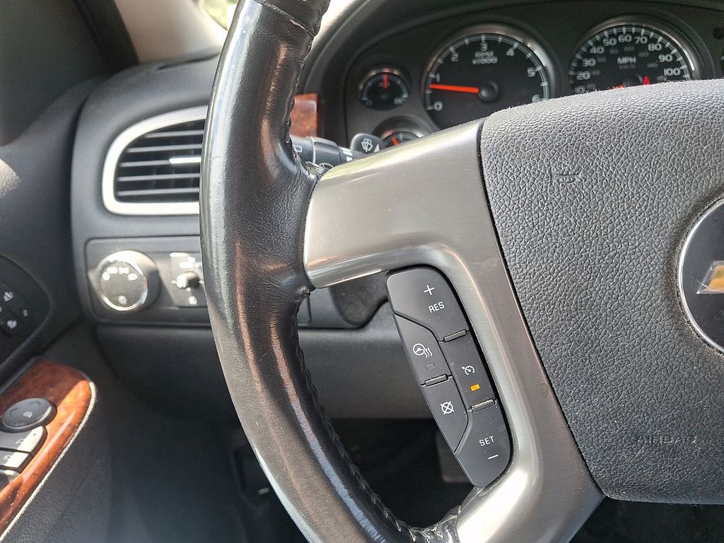 Thumbnail: 2012 Chevrolet Suburban - 22