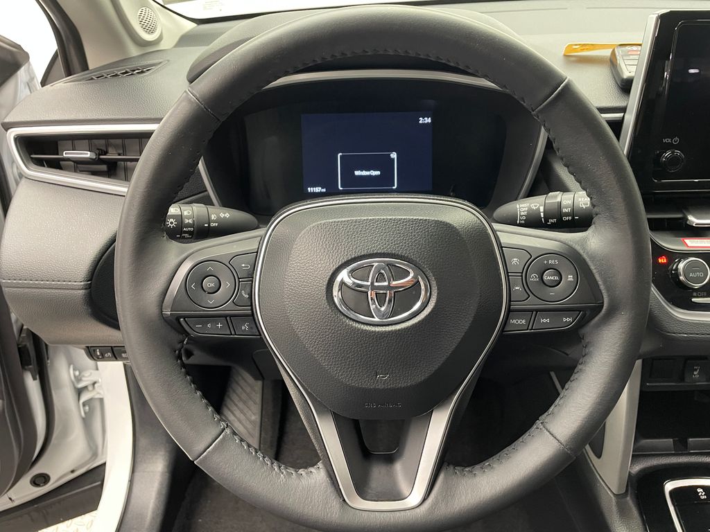 2024 Toyota Corolla Cross XLE 21