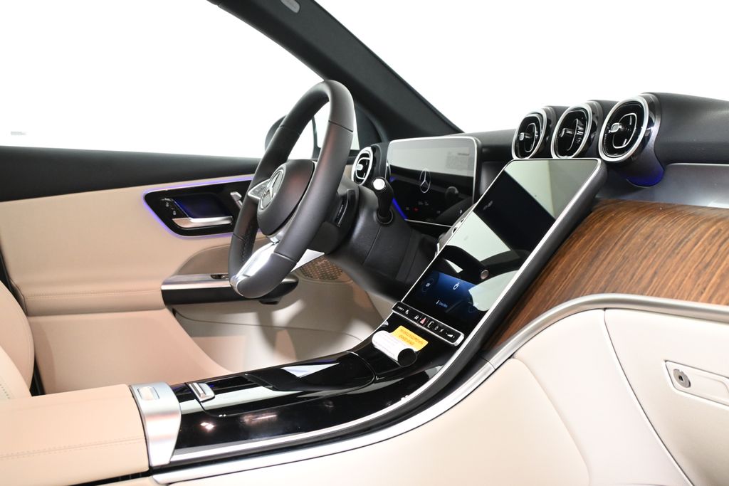 Thumbnail: 2027 Mercedes-Benz GLC - 31