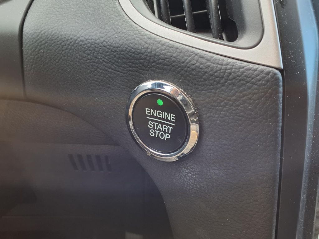 2024 Ford Edge SEL White at North Houston Mitsubishi