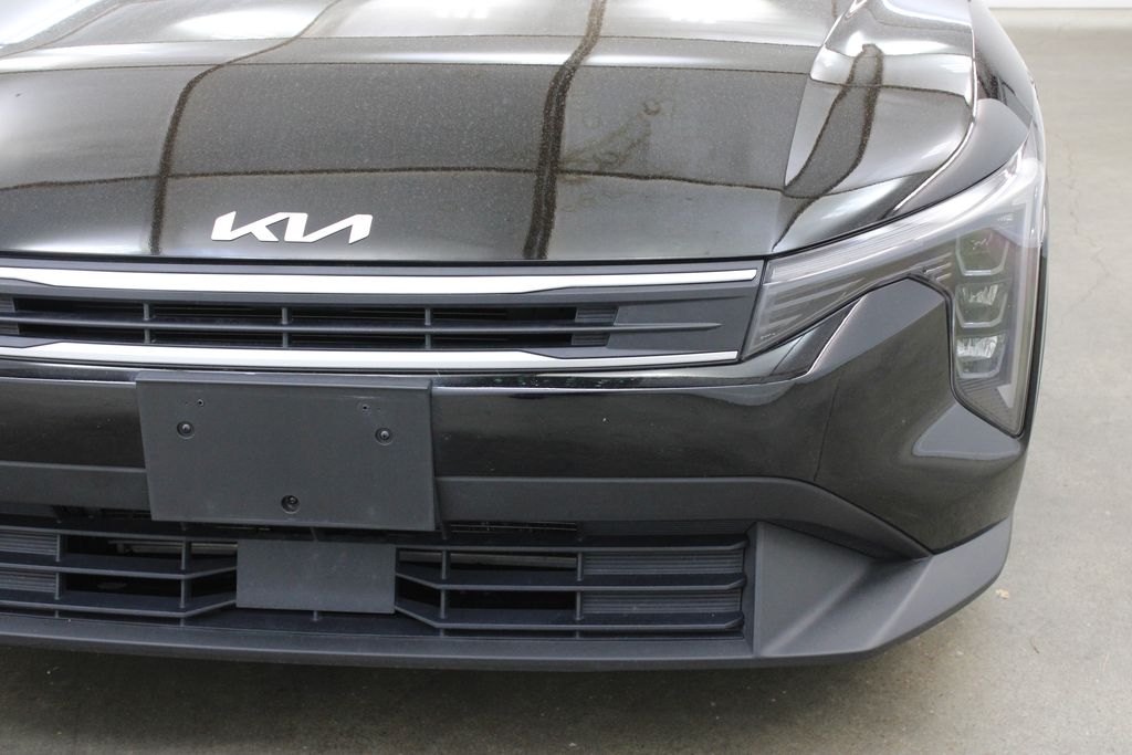 used 2025 Kia K4 car