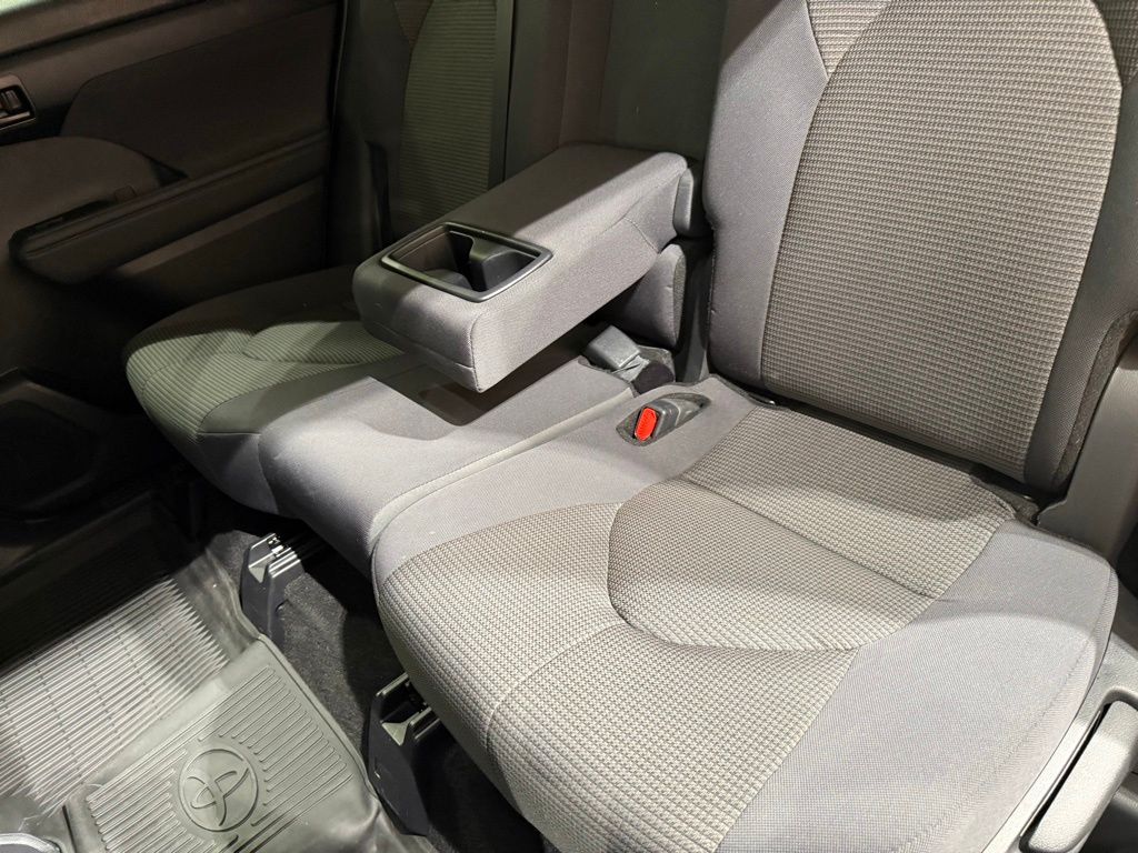 Thumbnail: 2025 Toyota Highlander - 19