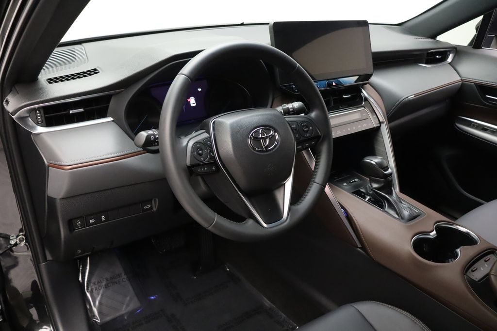 2024 Toyota Venza XLE 15
