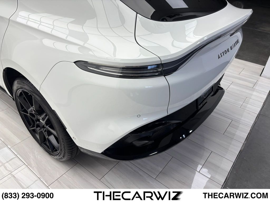 2021 Aston Martin DBX