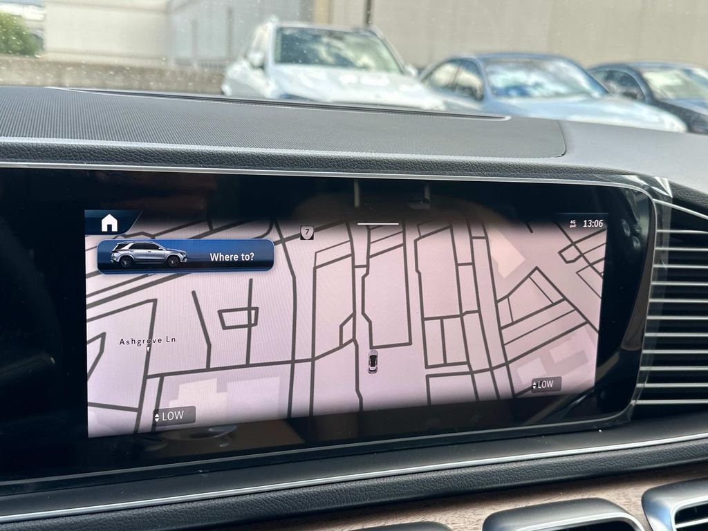 Thumbnail: 2026 Mercedes-Benz GLE - 10