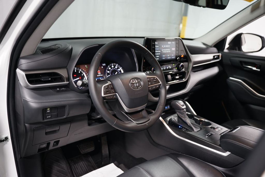 2022 Toyota Highlander XLE 11