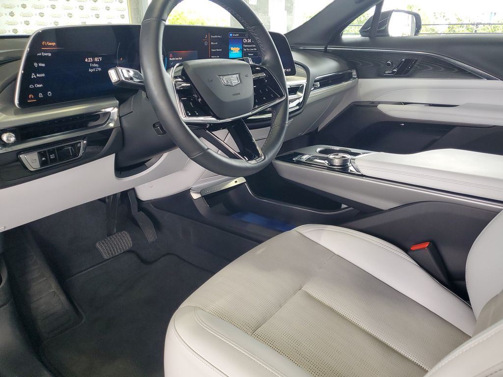 2024 Cadillac LYRIQ Luxury 1 - Photo 16