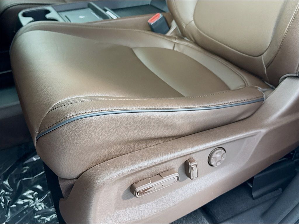2025 Honda Odyssey Touring photo