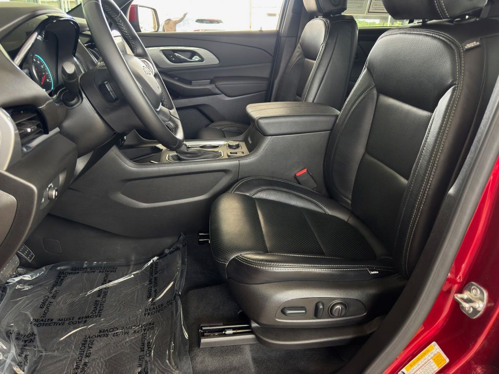 2023 Chevrolet Traverse LT - 9