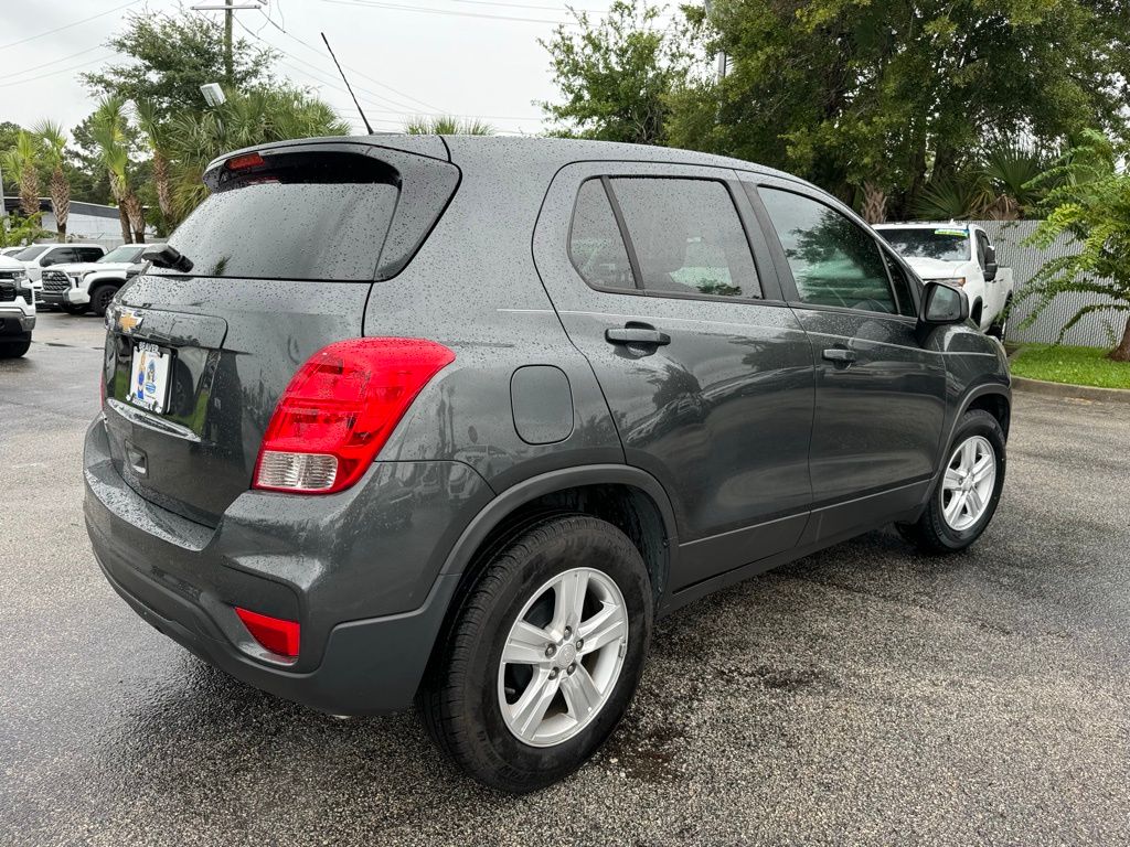 2020 Chevrolet Trax LS 8