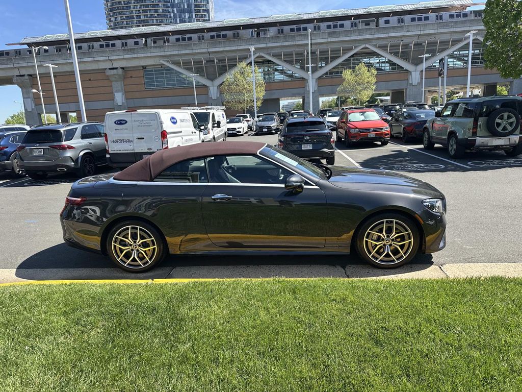 Thumbnail: 2023 Mercedes-Benz E-Class - 9