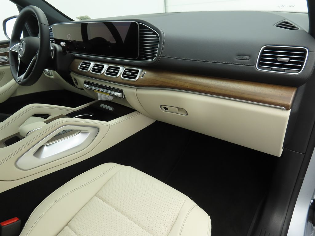 Thumbnail: 2026 Mercedes-Benz GLE - 17