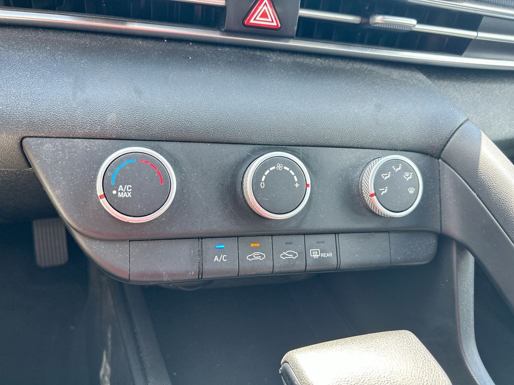 Thumbnail: 2021 Hyundai Elantra - 22