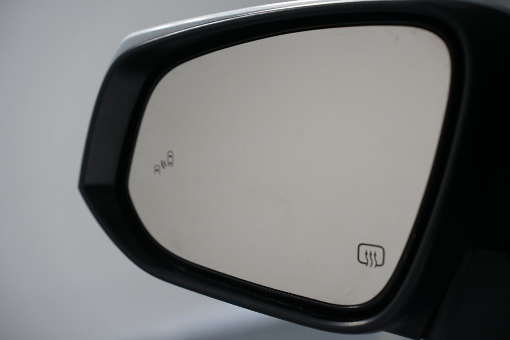 Thumbnail: 2023 Toyota Highlander - 27