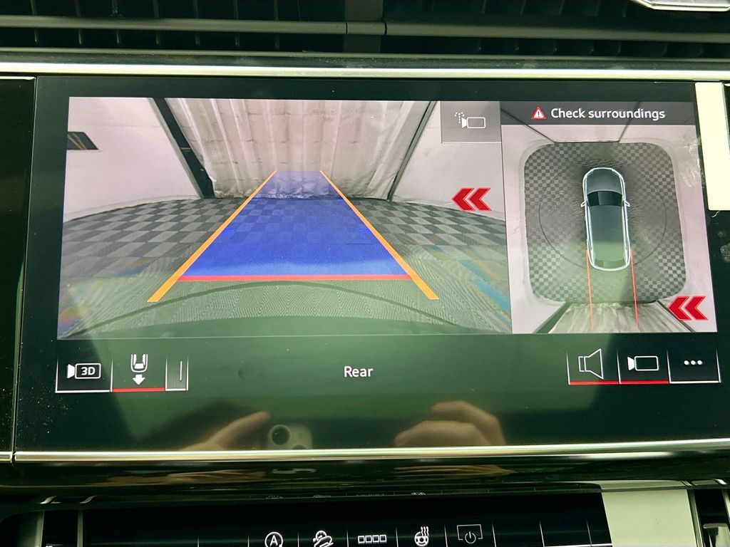 Thumbnail: 2026 Audi Q8 - 15