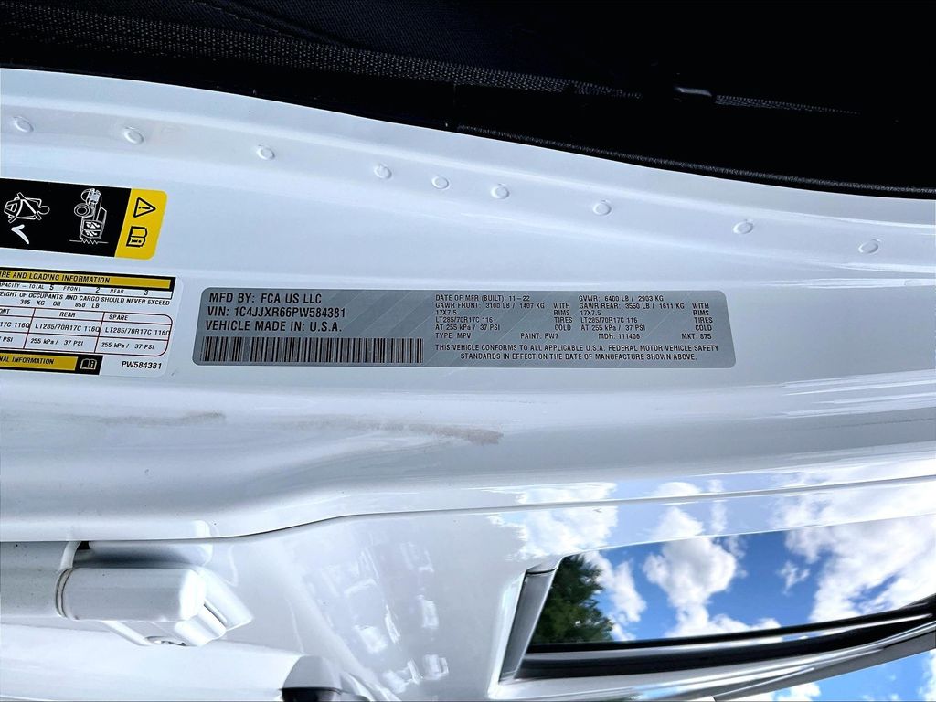 2023 Jeep Wrangler — photo 26