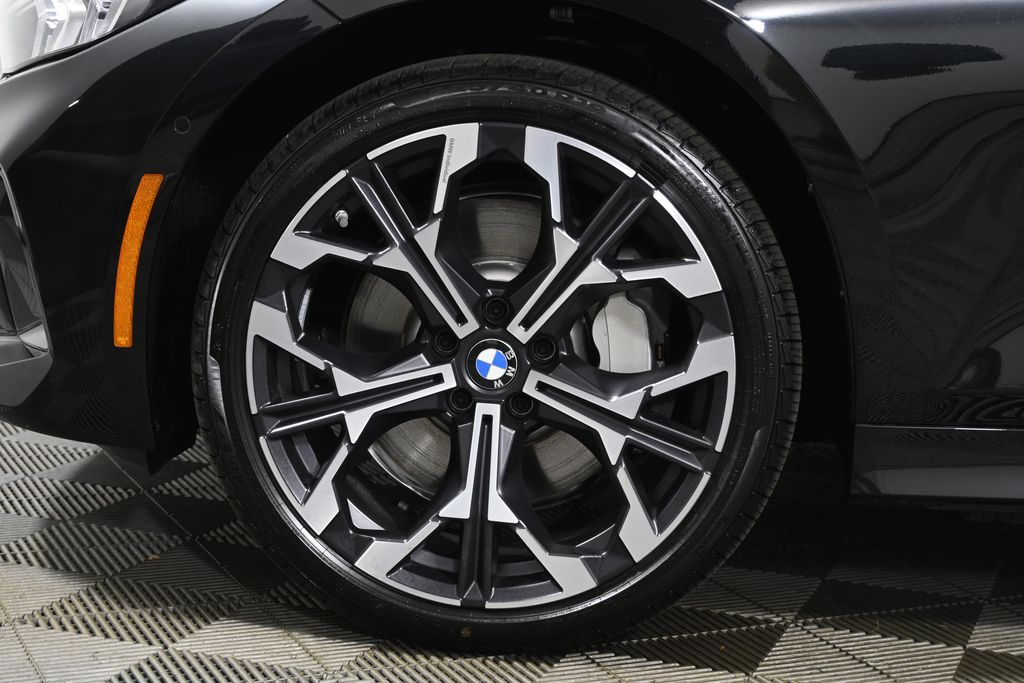 Thumbnail: 2026 BMW 3 Series - 12