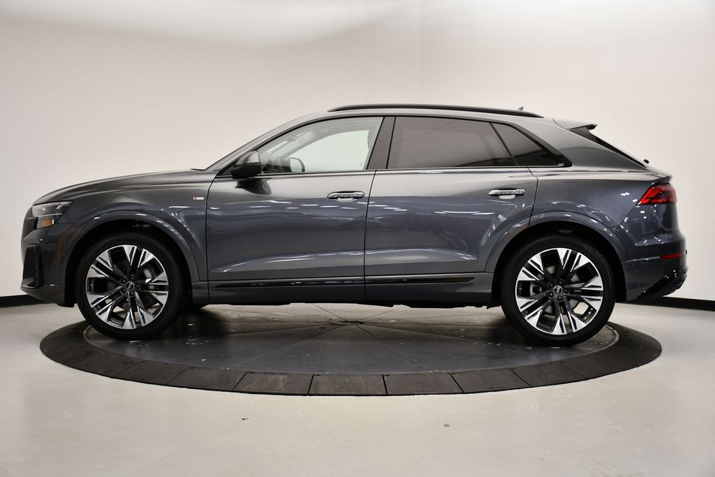 Thumbnail: 2026 Audi Q8 - 2