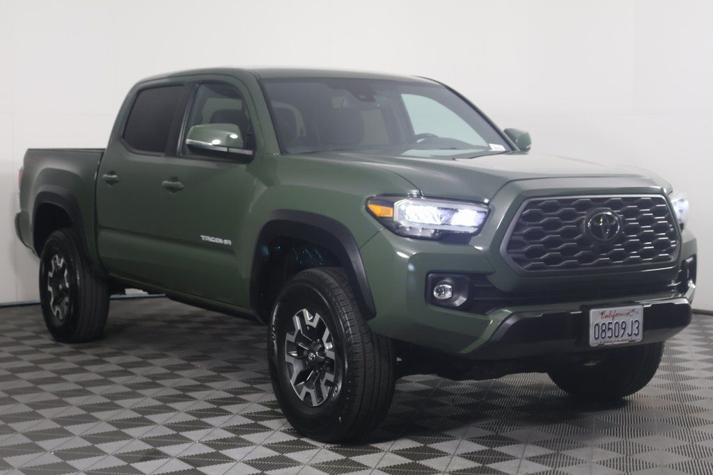 2022 Toyota Tacoma SR5 3