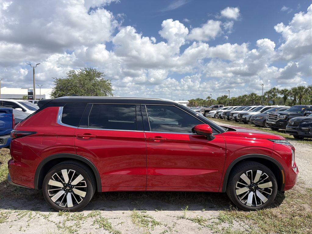 used 2025 Mitsubishi Outlander car, priced at $32,491