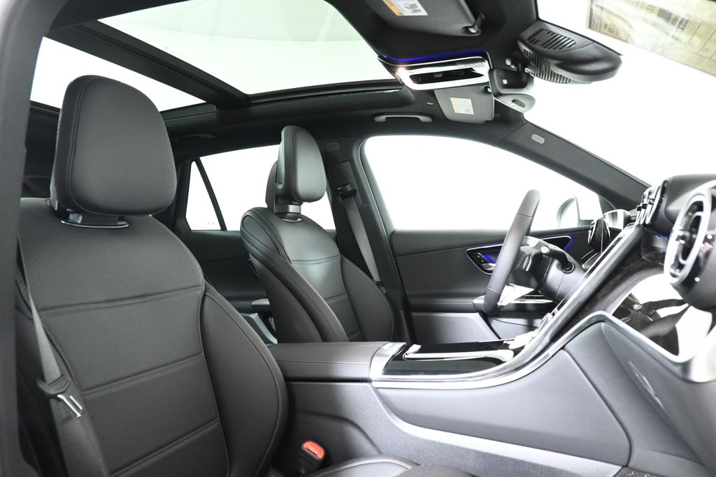 2025 Mercedes-Benz GLC 300 20