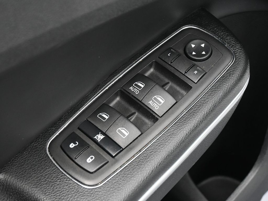 Used 2023 Bright White Clearcoat Chrysler Touring image 13