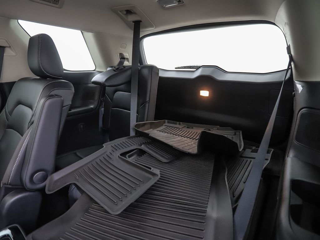 2024 Nissan Pathfinder SL 22