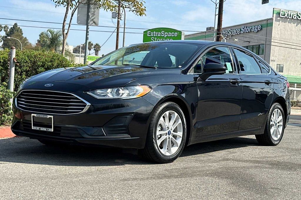 2020 Ford Fusion SE 10