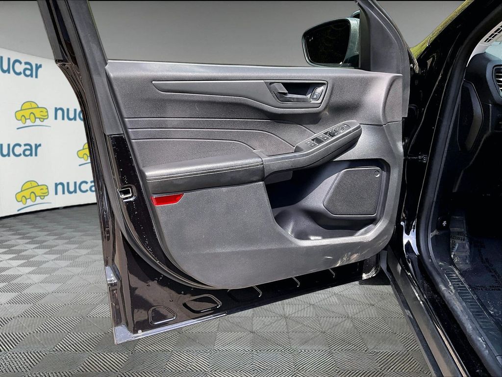 2023 Ford Escape — photo 10
