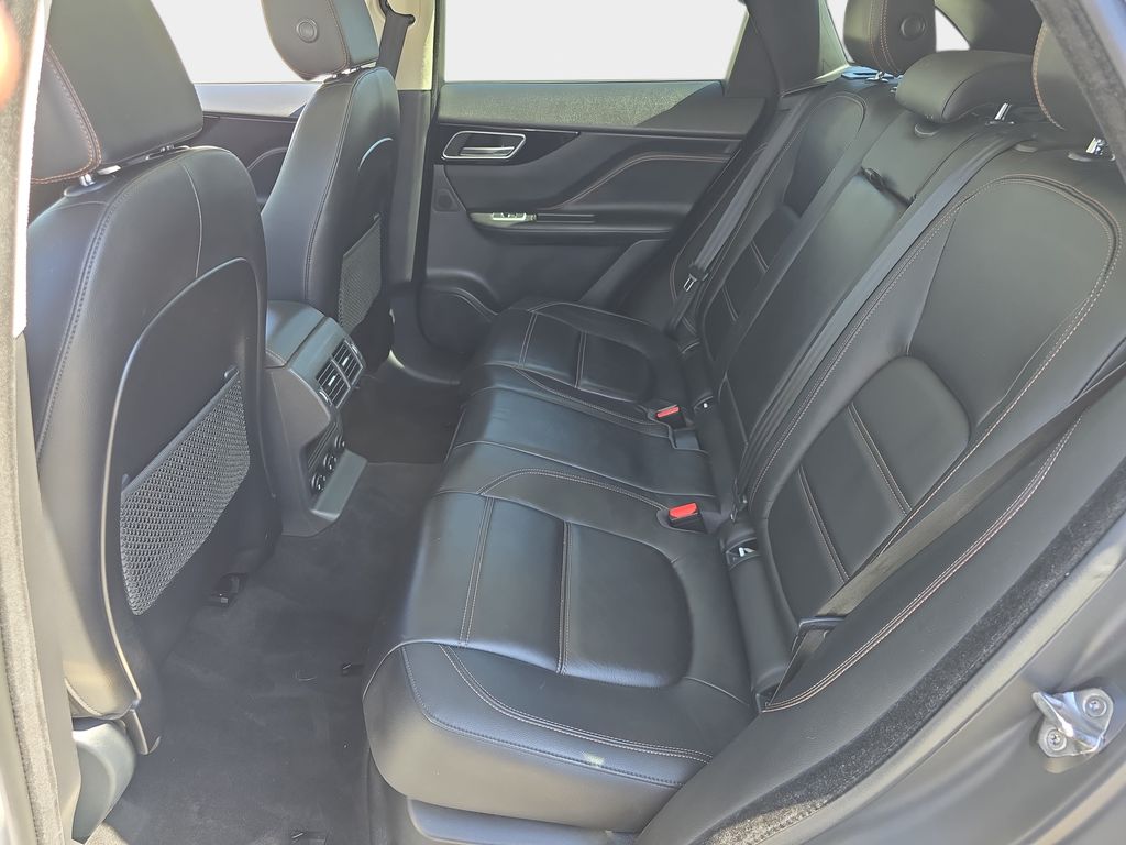 Used 2019  Jaguar 30t Prestige image 17