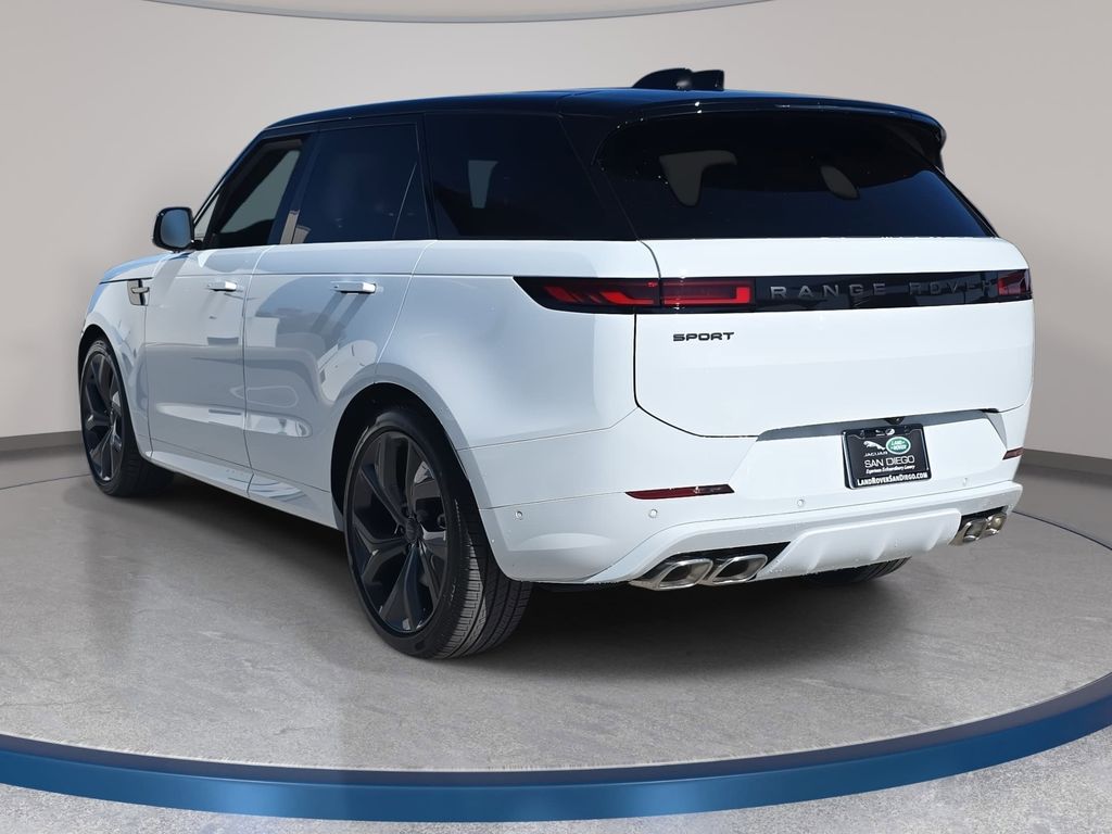 New 2026 White Land Rover Dynamic SE image 7