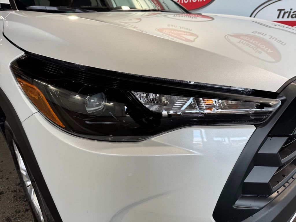 Thumbnail: 2026 Toyota Corolla Cross - 13