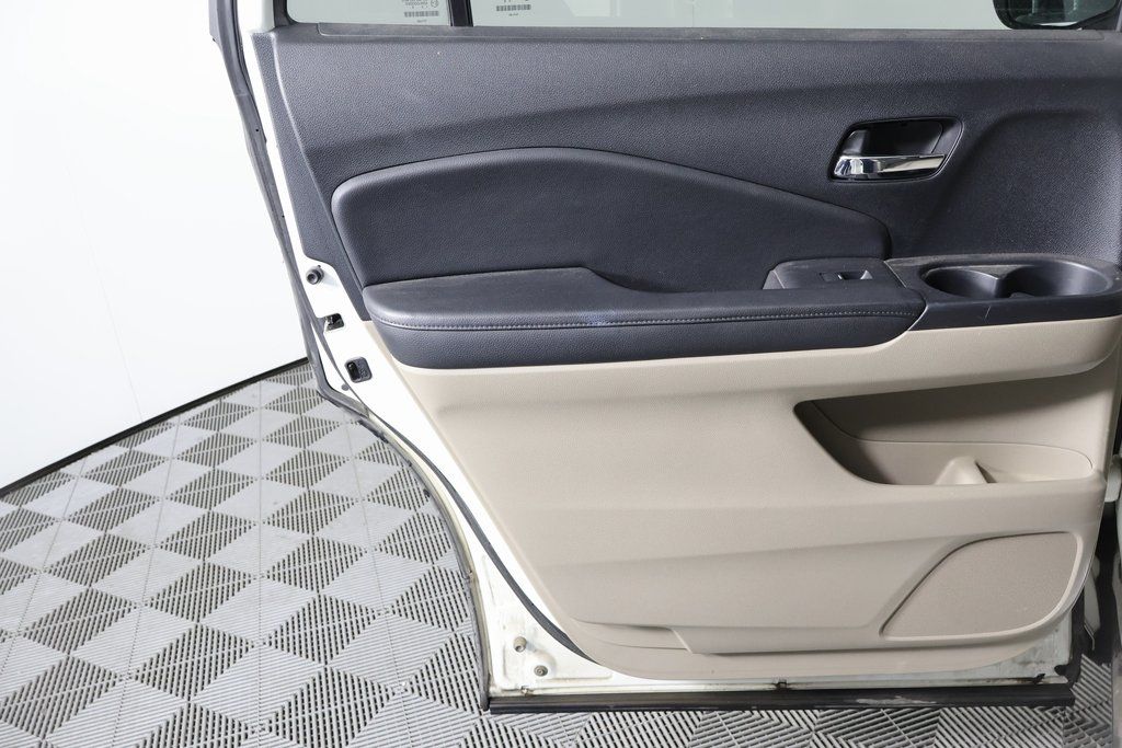 Thumbnail: 2016 Honda Pilot - 11