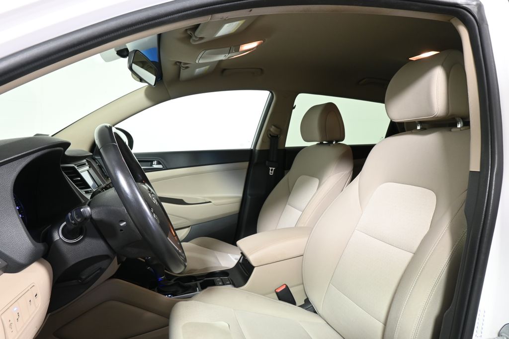 2017 Hyundai Tucson Sport 13