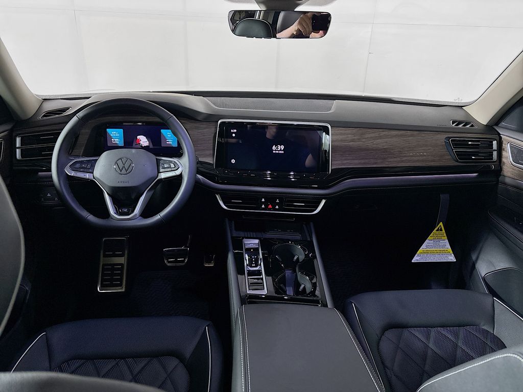 2025 Volkswagen Atlas 2.0T SEL Premium R-Line