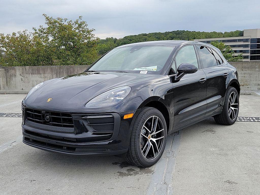 2025 Porsche Macan  -
                  Vienna, VA