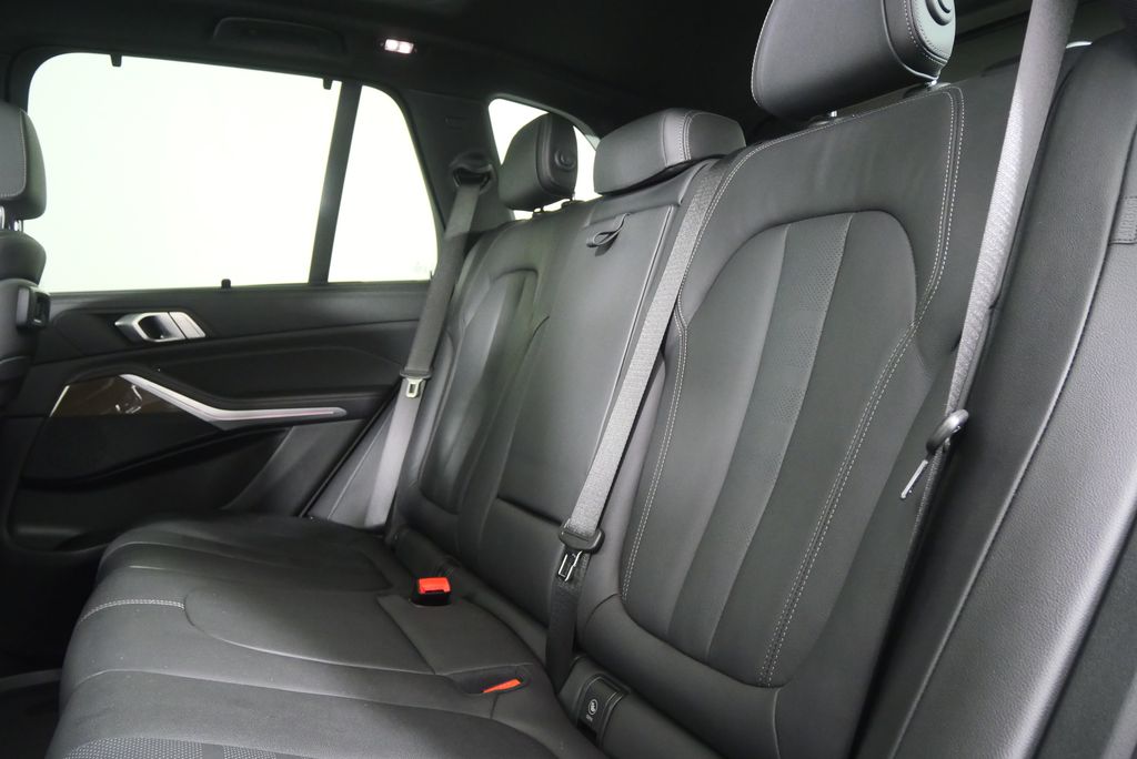 Thumbnail: 2022 BMW X5 - 15