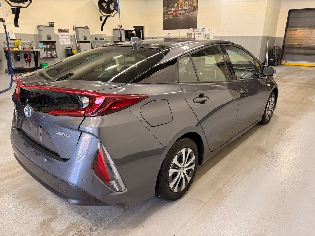 Thumbnail: 2020 Toyota Prius Prime - 6