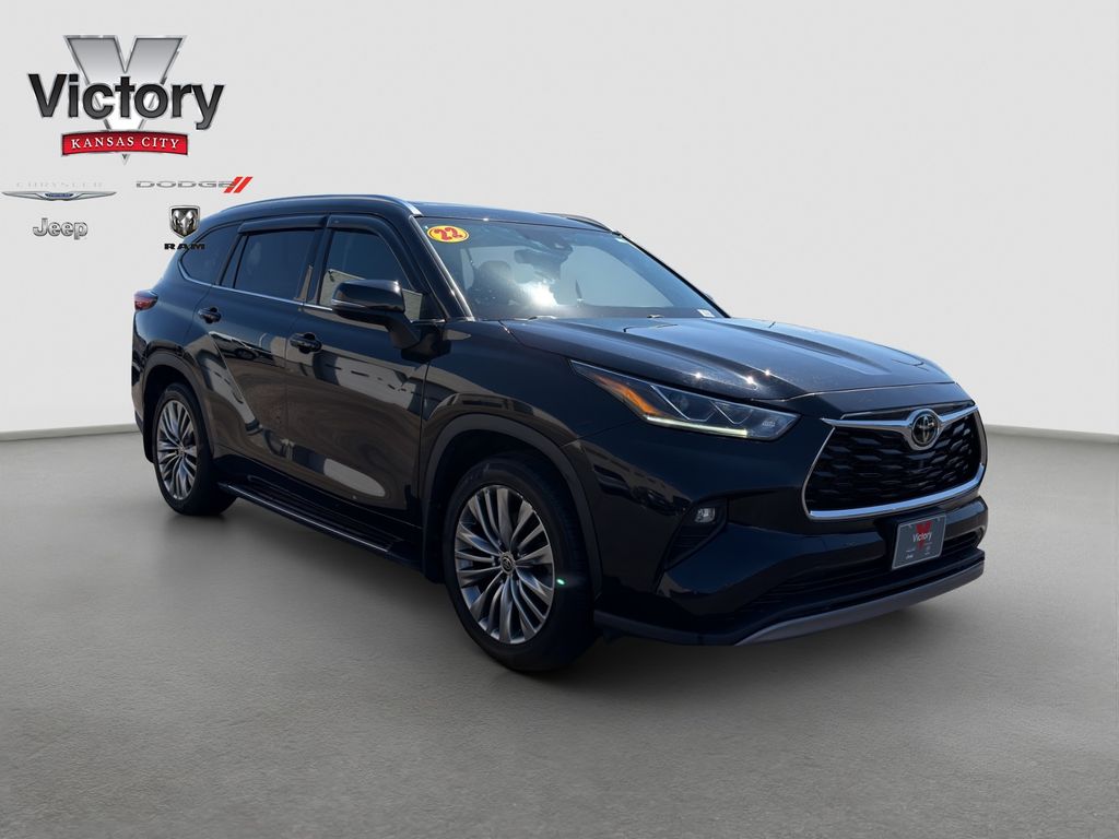 Midnight Black Metallic 2022 Toyota Highlander Platinum AWD SUV / Crossover All-Wheel Drive 8-Speed Automatic