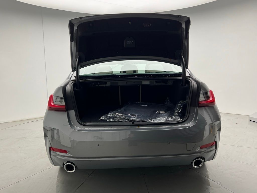 Thumbnail: 2026 BMW 3 Series - 5