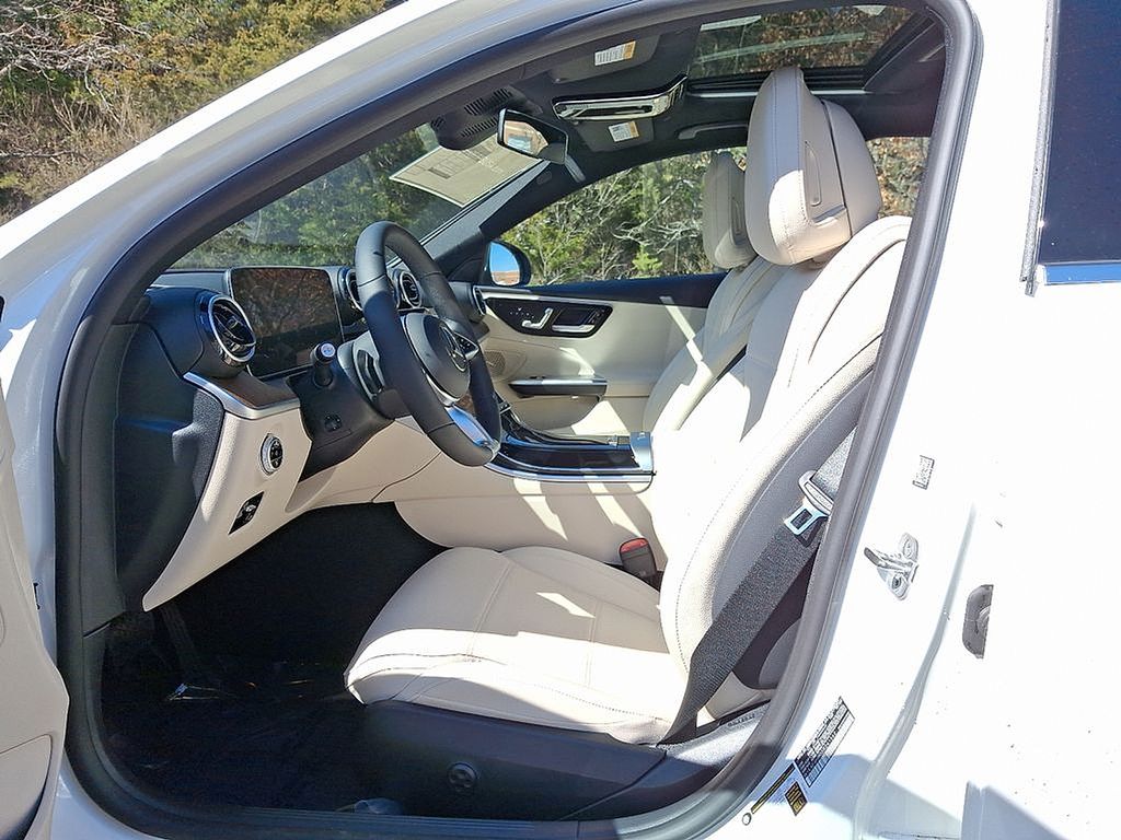 Thumbnail: 2025 Mercedes-Benz C-Class - 9