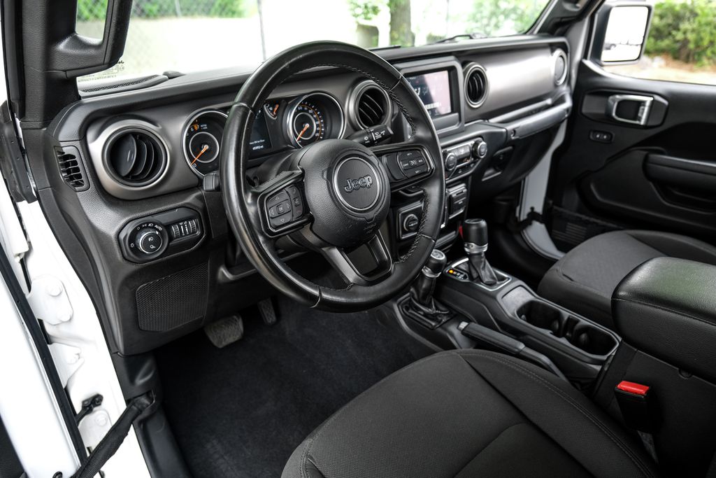 used 2022 Jeep Gladiator car, priced at $28,382