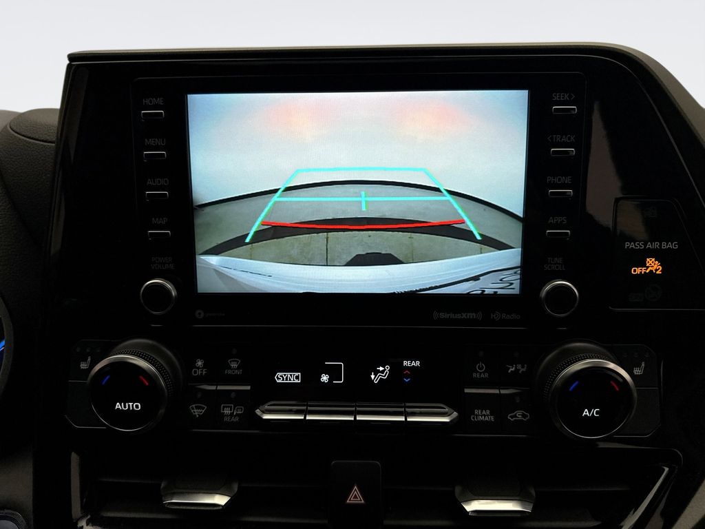 Thumbnail: 2022 Toyota Highlander - 15