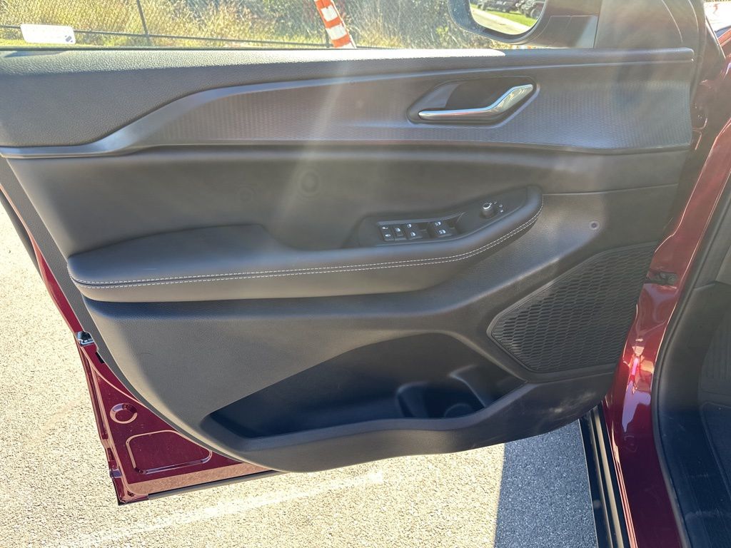 New Car 2025 Jeep Grand Cherokee  Laredo X For Sale Under $40,000 In Austin, Texas